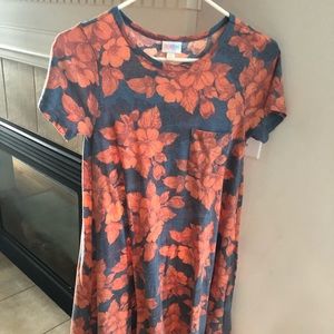 Carly lularoe